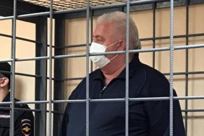 Экс-министру строительства Хабаровского края продлили домашний арест