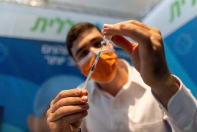 Израильское исследование серьезных осложнений после вакцинации: редко, но бывает