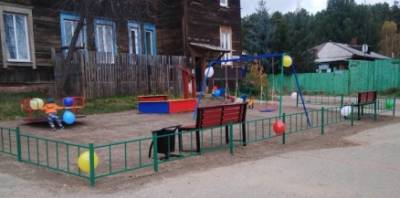 С детских площадок Правобережного округа убирают 170 неисправных объектов