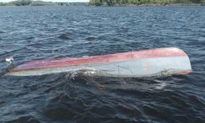Две лодки перевернулись на озере в Карелии: один человек погиб