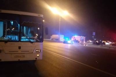 Водитель легковушки погиб при столкновении с автобусом в Набережных Челнах