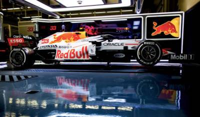 В Red Bull полностью представили новую раскраску RB16B
