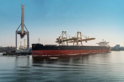 «Сибантрацит» начал экспорт угля по Северному морскому пути - tayga.info - Тамань