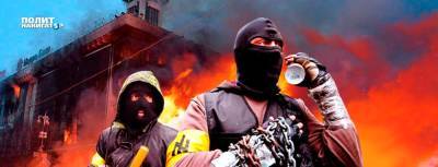 Уличные банды неонацистов потрясли украинца, вернувшегося в Киев...