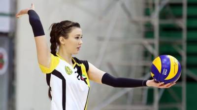 Казахстанская волейболистка Сабина Алтынбекова стала мамой
