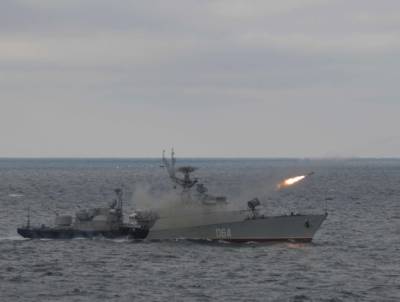 В Японском море идут учения российских боевых кораблей