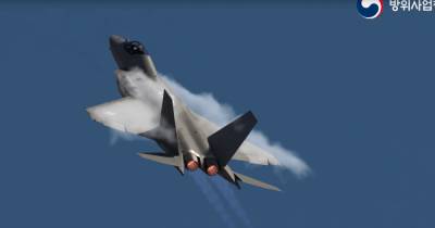 Южная Корея рекламирует эффектными кадрами свой новый истребители KF-21 "Hawk" (видео)