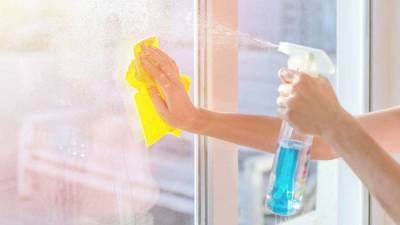 Как отмыть пластиковые окна от: скотча, копоти и пены монтажной
