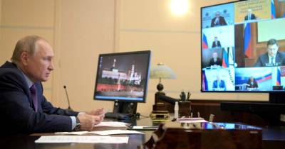 Путин предложил обсудить переход на биржевую торговлю газом