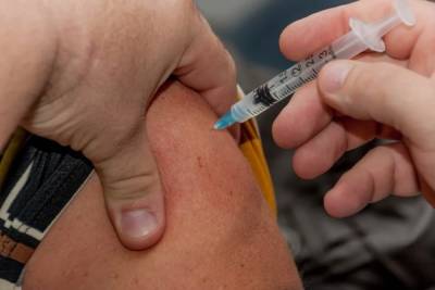 В ДНР от COVID-19 вакцинировались около 200 000 человек