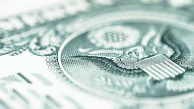 Доллар торгуется разнонаправленно к мировым валютам