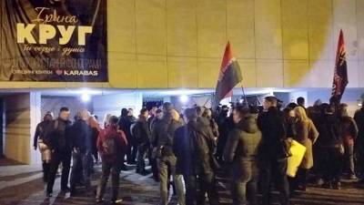 На Украине прошла акция «коридор позора» для посетителей концерта Ирины Круг