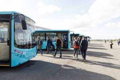 На петербургские дороги выйдут экоавтобусы с USB-зарядками в салоне