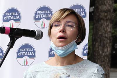 Бенито Муссолини - Внучка Муссолини победила на выборах в Италии - lenta.ru - Италия - Рим