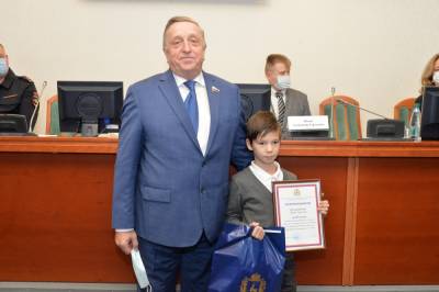 Владимир Солдатенков наградил победителей и лауреатов конкурса социальной рекламы «Безопасное движение»