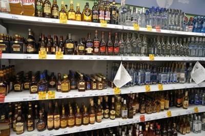 Девять человек отравились насмерть алкоголем в Оренбургской области