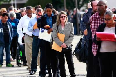 Число заявок на пособие по безработице в США упало лучше прогноза