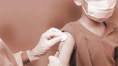 Раввинатский суд признал вакцину кашерной и постановил привить детей