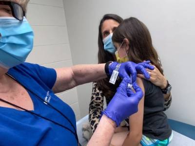 Pfizer/BioNTech подали заявку на использование вакцины для детей от пяти лет