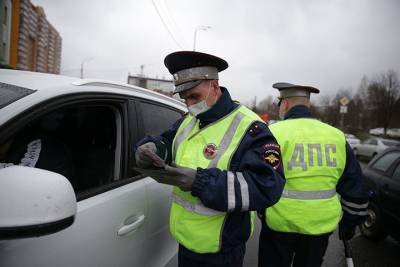 Почти 180 тысяч раз столичные водители попались на нарушениях с телефоном и ремнем