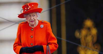 Королева Елизавета впервые с начала пандемии приняла участие в публичном мероприятии
