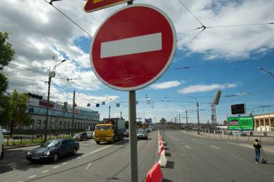 Ремонт дорог перекроет проезд по улице Савушкина и Приморскому шоссе на полгода