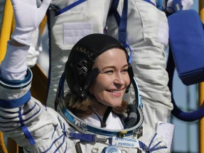 Вторые сутки в космосе: россиянам рассказали, как проходит полет киношников на МКС