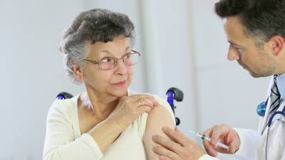 В Германии разрешили делать третью прививку от COVID-19 людям старше 70 лет