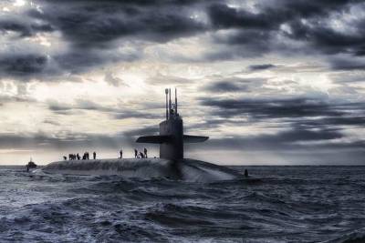Атомная подводная лодка ВМС США столкнулась с неопознанным объектом