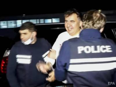 Грузинские тюремщики заявили, что у Саакашвили в камере есть телевизор и матрас. Его адвокат это опровергал