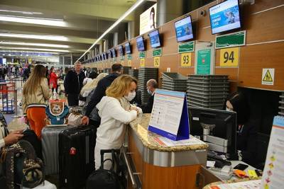 Почти 40 рейсов задержали и отменили в московских аэропортах