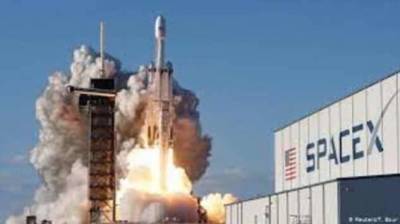 SpaceX запустила на орбиту корабль впервые с полностью гражданским экипажем (1 фото)