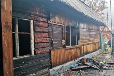 Мужчина погиб в горящем доме из-за курения в Новосибирской области