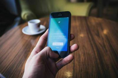 Приставы принудительно взыщут с Twitter почти девять миллионов рублей