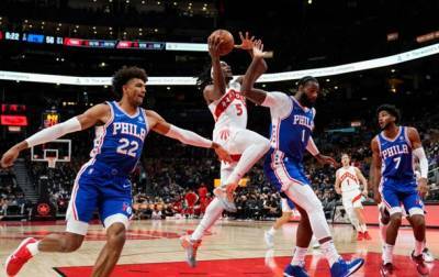 НБА: Торонто Михайлюка проиграл Филадельфии