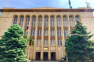 Армянская оппозиция пошла в Конституционный суд, оспаривая укрупнение общин