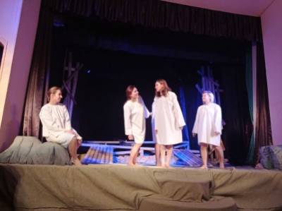 В кунгурском Театре юного зрителя завершились показы спектакля «Баллада о журавушках»