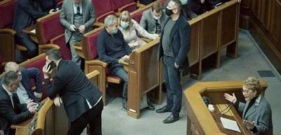После смерти коллеги депутаты Рады напуганы и теряют сознание