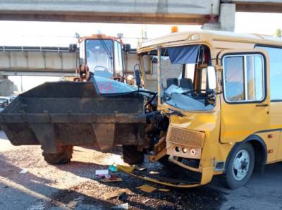 В Воронежской области в ДТП со школьным автобусом пострадали семь человек