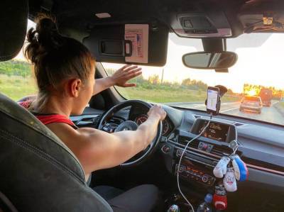 Автоэксперт оценил решение спортсменки из Новосибирска проехать сквозь пробку на «хвосте» у скорой