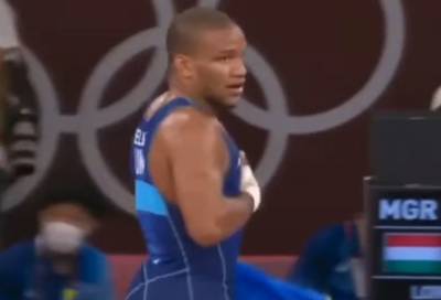 Олимпийский чемпион Беленюк с медалью на шее сорвался на нецензурную брань: "Не стыдно?"