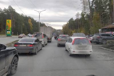 Многокилометровая пробка образовалась на Бердском шоссе под Новосибирском