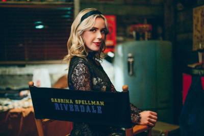 После закрытия сериала на Netflix Кирнан Шипка сыграет ведьму Сабрину Спеллман в шестом сезоне сериала «Ривердейл» на канале CW