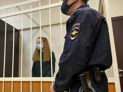 Петербургский суд продлил срок заключения сатанистке, обвиняемой в ритуальном убийстве