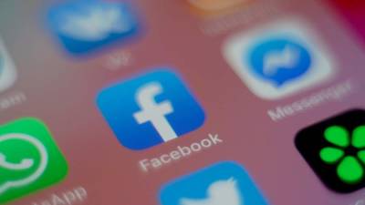 Опрос показал реакцию россиян на падение Facebook