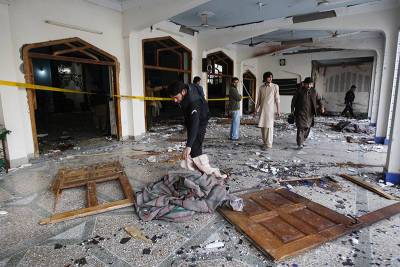 Около 100 человек погибли при взрыве мечети в Афганистане