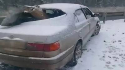 В Иркутской области автомобиль пробило ограждение – погибла женщина