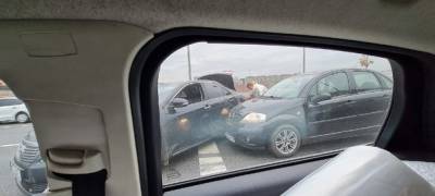 У моста Александра Невского произошло ДТП с участием машины Смольного