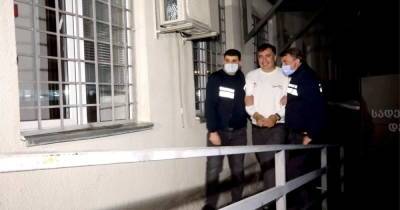 Объявивший голодовку в тюрьме Саакашвили похудел на 12 килограммов