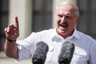 Лукашенко отказался вставать на колени